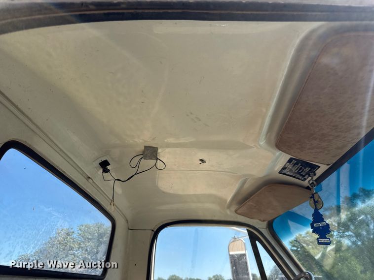 image for item EM8177 1986 Chevrolet C70 truck cab and chassis