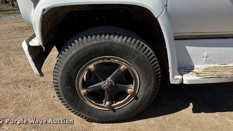 image for item EM8177 1986 Chevrolet C70 truck cab and chassis