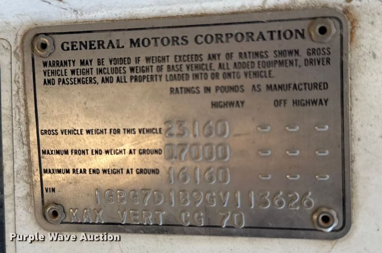 image for item EM8177 1986 Chevrolet C70 truck cab and chassis