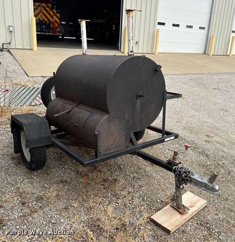 image for item EN0532 Smoker trailer