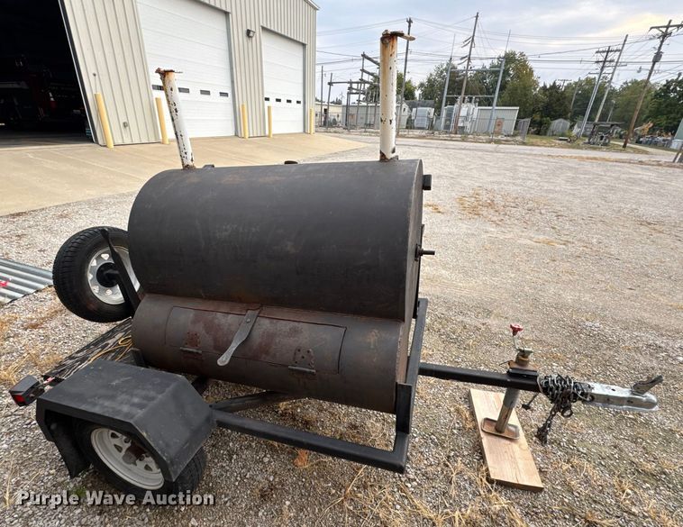 image for item EN0532 Smoker trailer