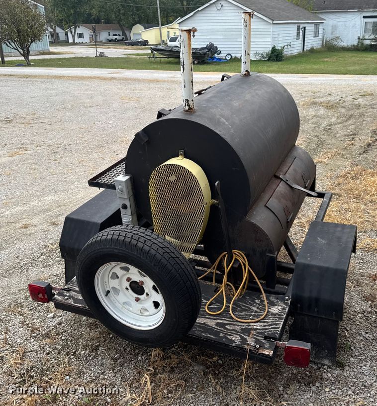 image for item EN0532 Smoker trailer