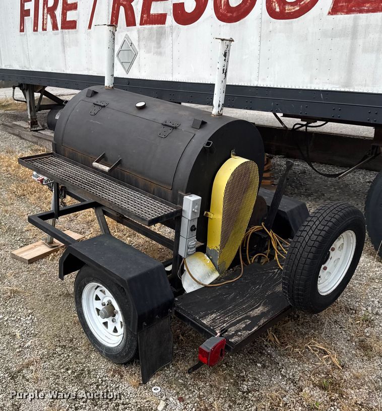 image for item EN0532 Smoker trailer