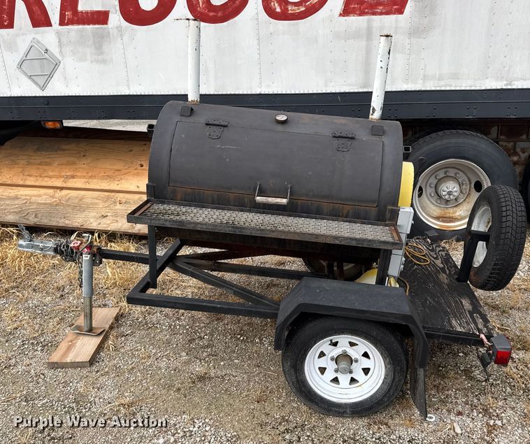 image for item EN0532 Smoker trailer