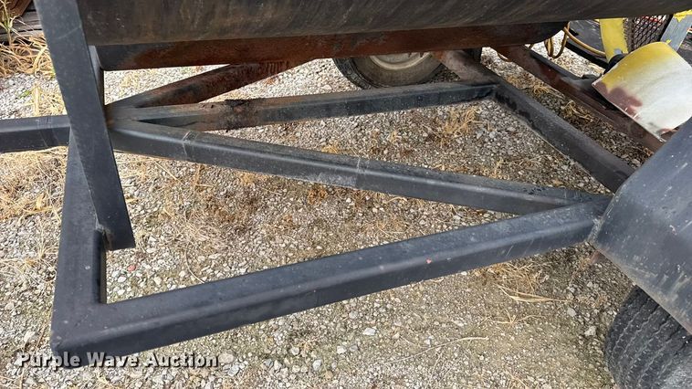 image for item EN0532 Smoker trailer