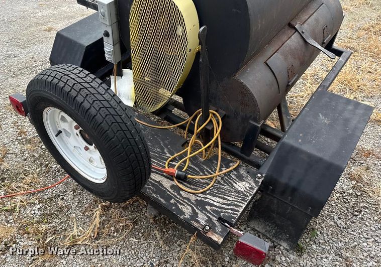 image for item EN0532 Smoker trailer