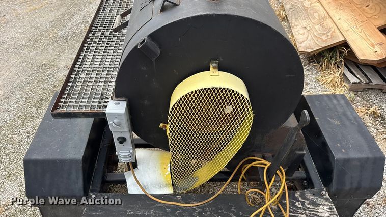 image for item EN0532 Smoker trailer