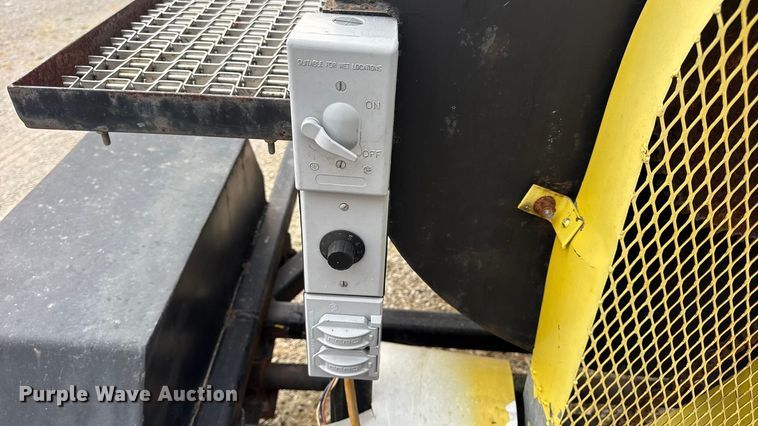 image for item EN0532 Smoker trailer