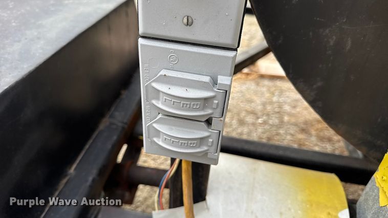 image for item EN0532 Smoker trailer