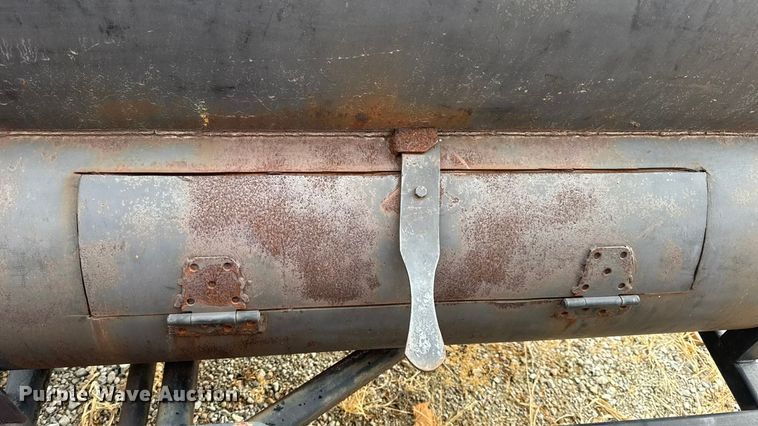 image for item EN0532 Smoker trailer