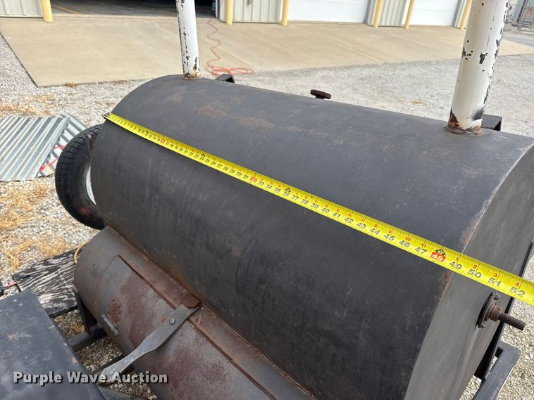 image for item EN0532 Smoker trailer