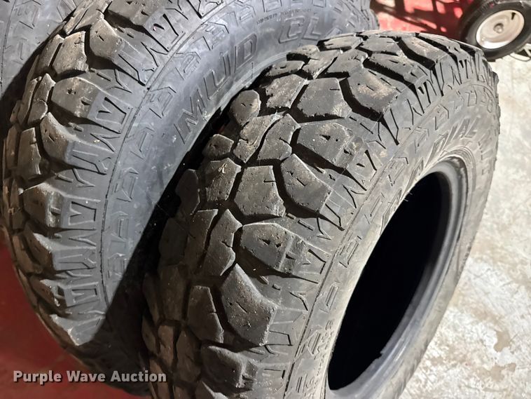 image for item EN0536 Tires and tracks