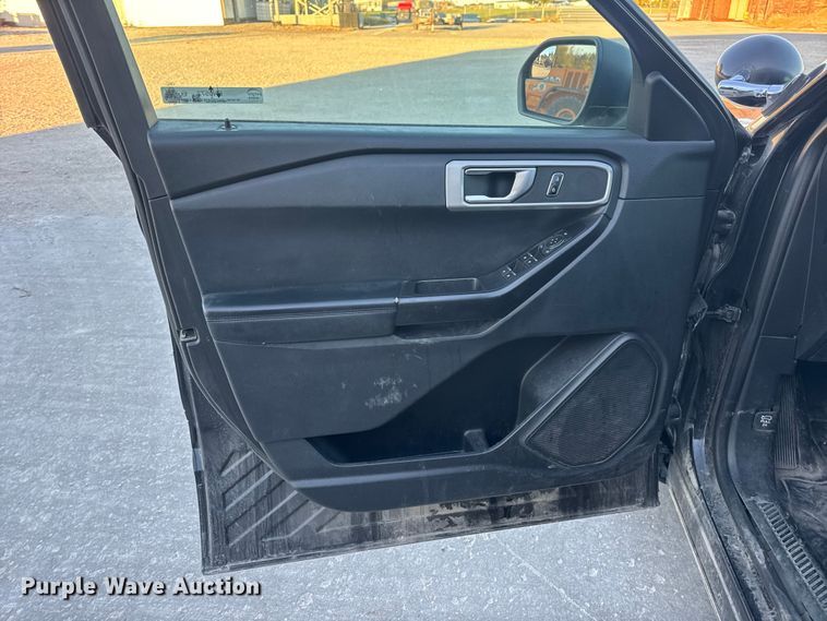 image for item EN0572 2020 Ford Explorer Police Interceptor SUV