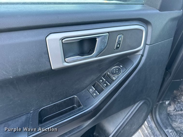 image for item EN0572 2020 Ford Explorer Police Interceptor SUV