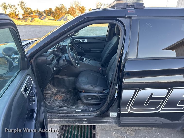 image for item EN0572 2020 Ford Explorer Police Interceptor SUV