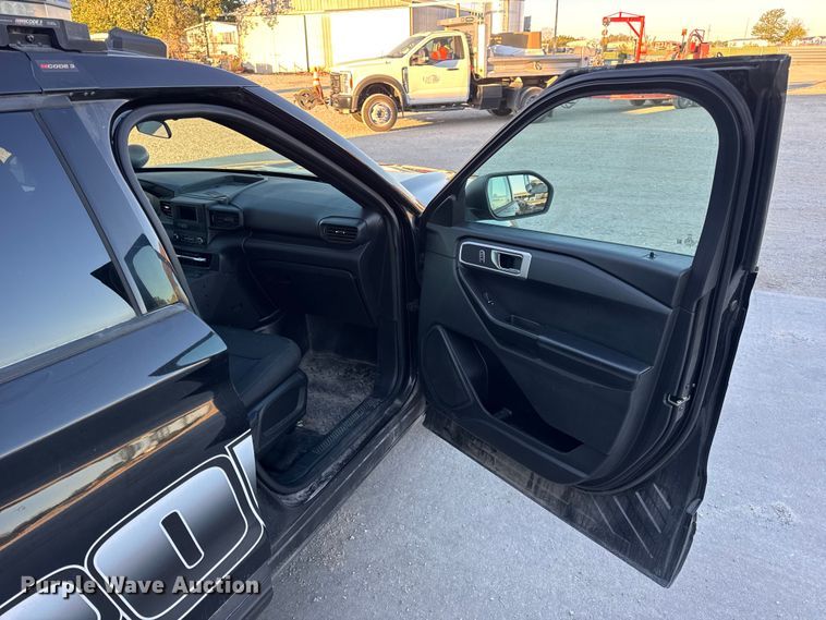 image for item EN0572 2020 Ford Explorer Police Interceptor SUV