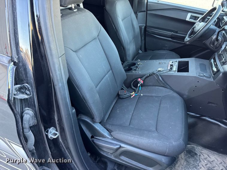 image for item EN0572 2020 Ford Explorer Police Interceptor SUV