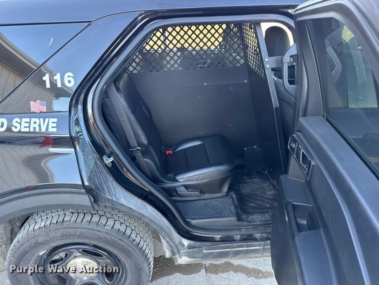 image for item EN0572 2020 Ford Explorer Police Interceptor SUV
