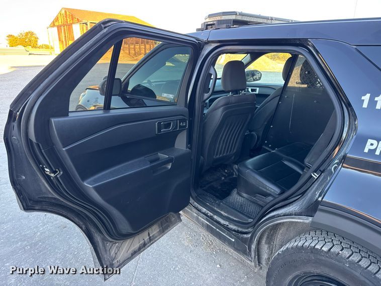 image for item EN0572 2020 Ford Explorer Police Interceptor SUV