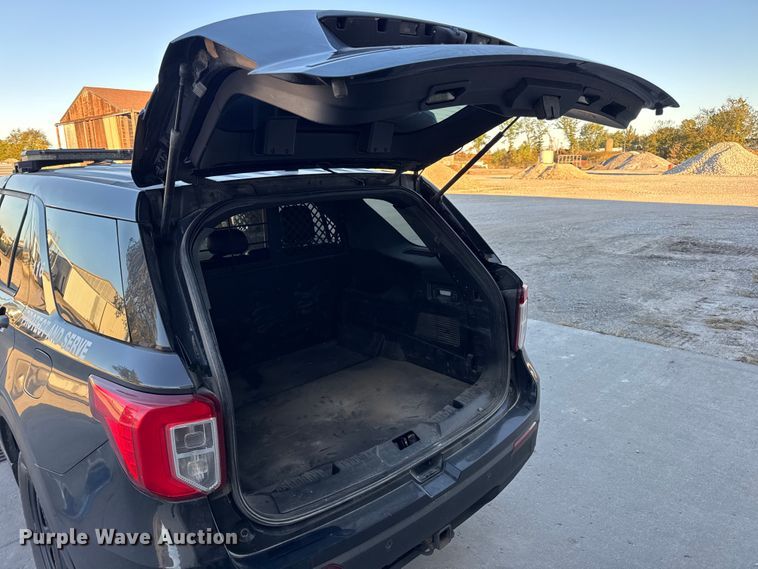 image for item EN0572 2020 Ford Explorer Police Interceptor SUV