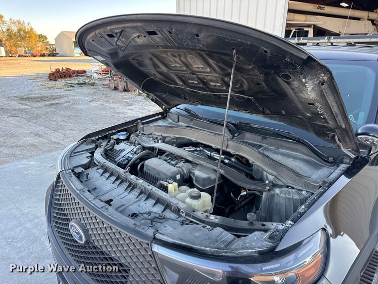 image for item EN0572 2020 Ford Explorer Police Interceptor SUV