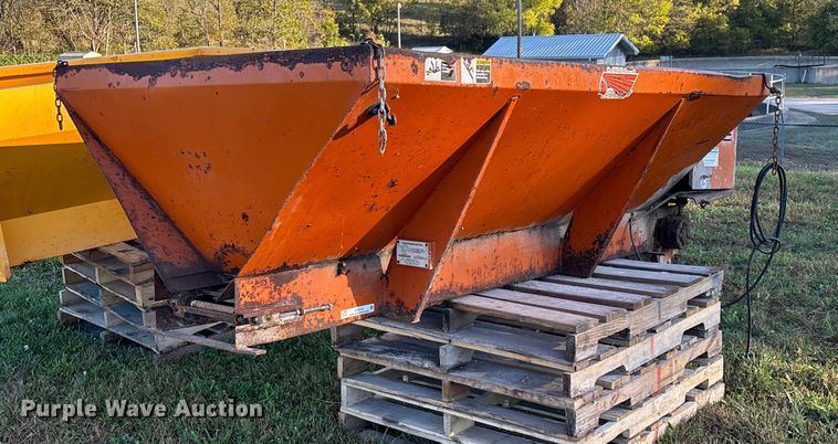 image for item EN5723 Henderson Chief FSP8 spreader