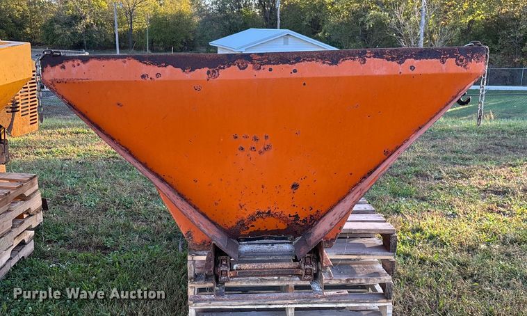 image for item EN5723 Henderson Chief FSP8 spreader