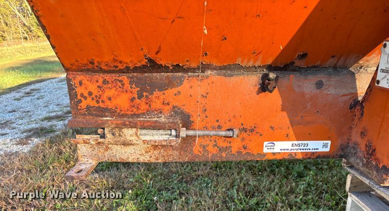 image for item EN5723 Henderson Chief FSP8 spreader