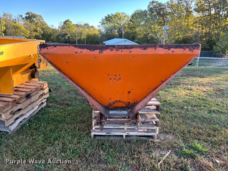 image for item EN5723 Henderson Chief FSP8 spreader