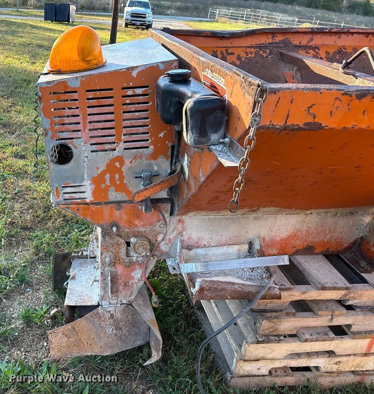 image for item EN5723 Henderson Chief FSP8 spreader