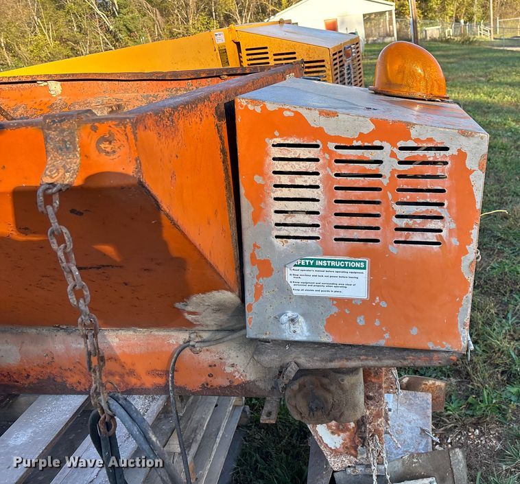 image for item EN5723 Henderson Chief FSP8 spreader