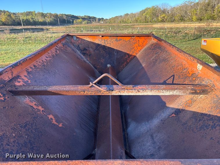 image for item EN5723 Henderson Chief FSP8 spreader