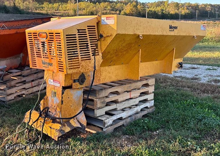 image for item EN5724 Meyer spreader 