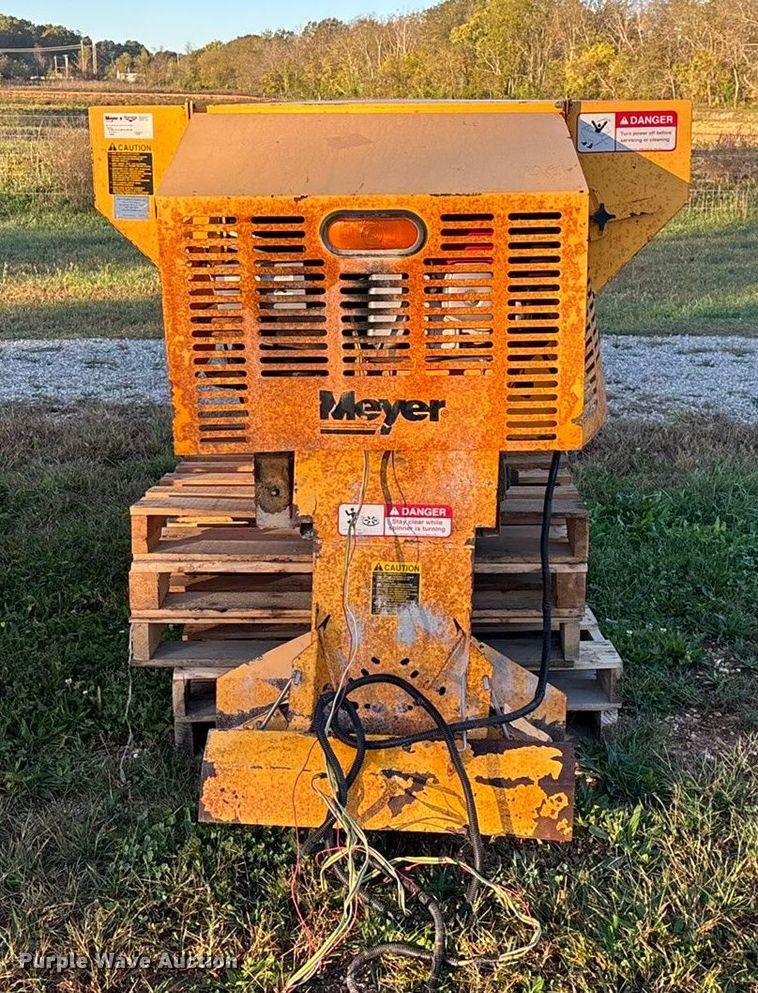 image for item EN5724 Meyer spreader 