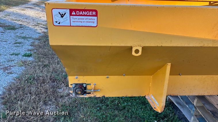 image for item EN5724 Meyer spreader 