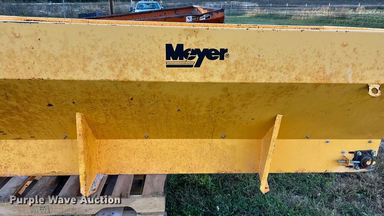 image for item EN5724 Meyer spreader 