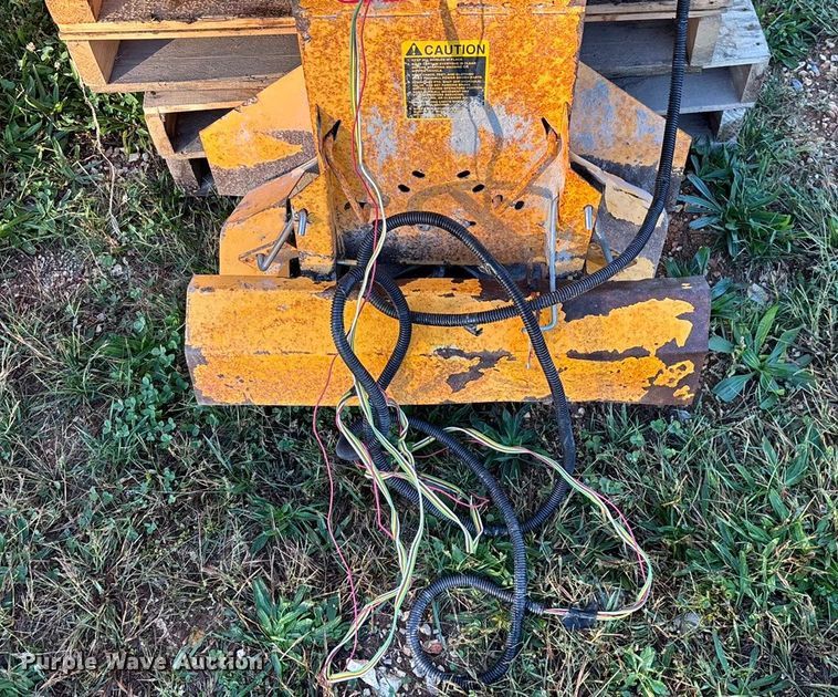 image for item EN5724 Meyer spreader 