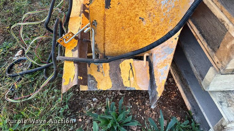 image for item EN5724 Meyer spreader 