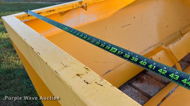 image for item EN5724 Meyer spreader 