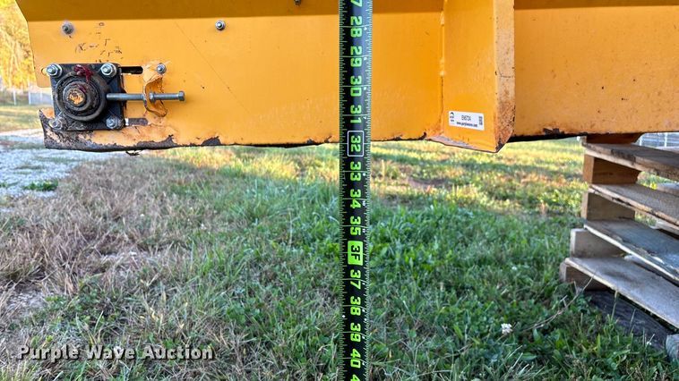 image for item EN5724 Meyer spreader 