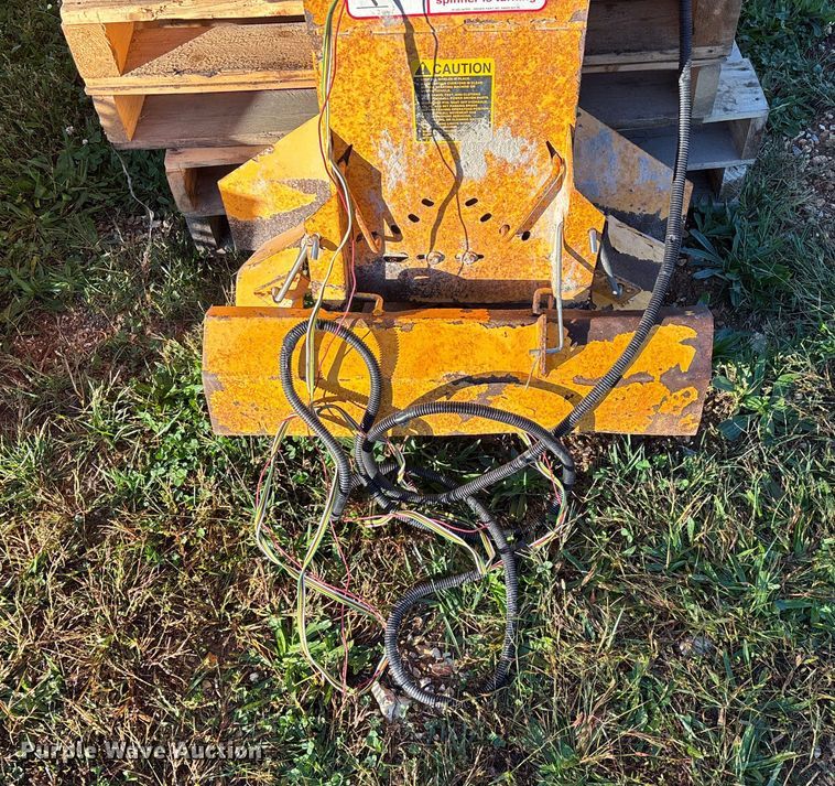 image for item EN5724 Meyer spreader 