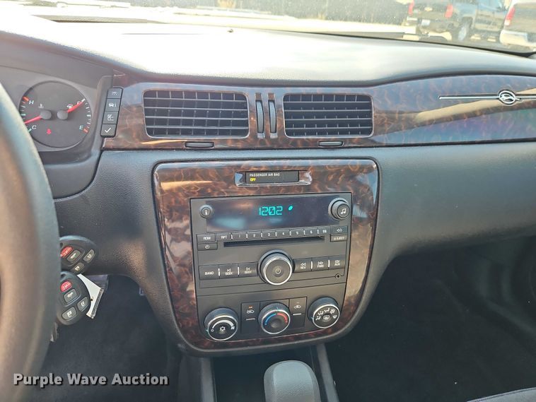 image for item EO4728 2013 Chevrolet Impala passenger vehicle