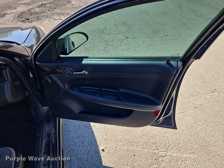 image for item EO4728 2013 Chevrolet Impala passenger vehicle