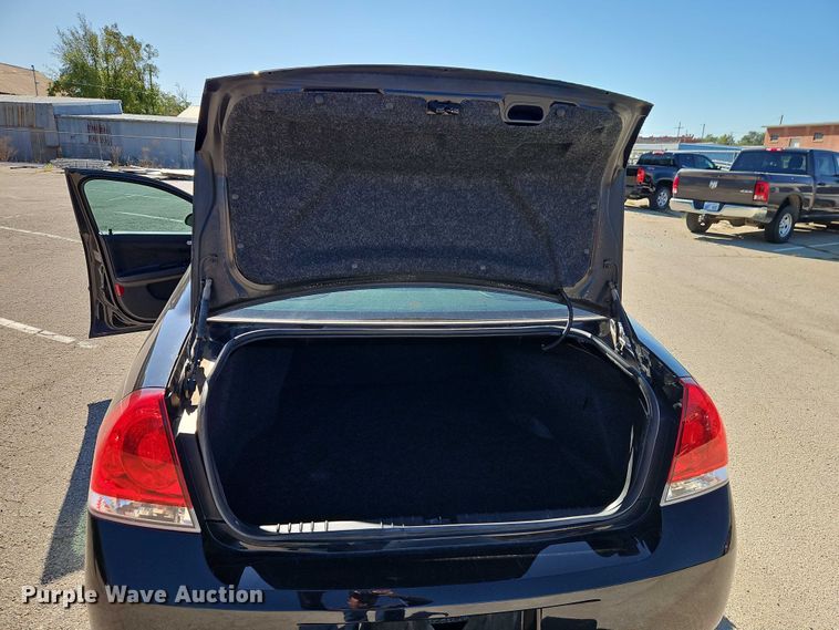 image for item EO4728 2013 Chevrolet Impala passenger vehicle