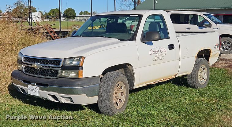 image for item EO4730 2006 Chevrolet Silverado 1500 pickup truck