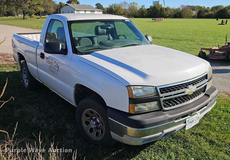 image for item EO4730 2006 Chevrolet Silverado 1500 pickup truck