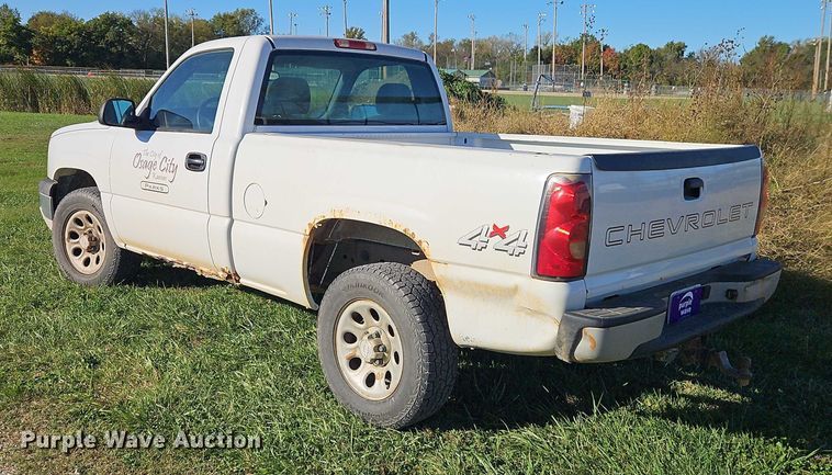 image for item EO4730 2006 Chevrolet Silverado 1500 pickup truck