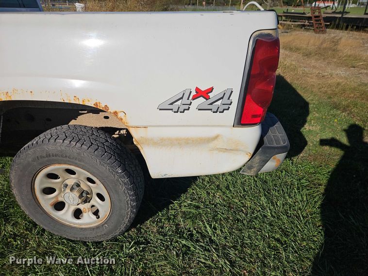 image for item EO4730 2006 Chevrolet Silverado 1500 pickup truck