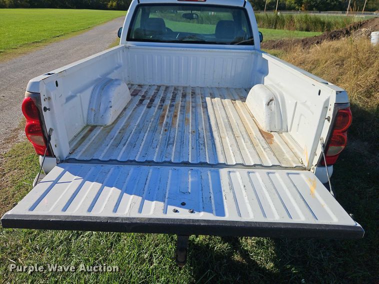 image for item EO4730 2006 Chevrolet Silverado 1500 pickup truck