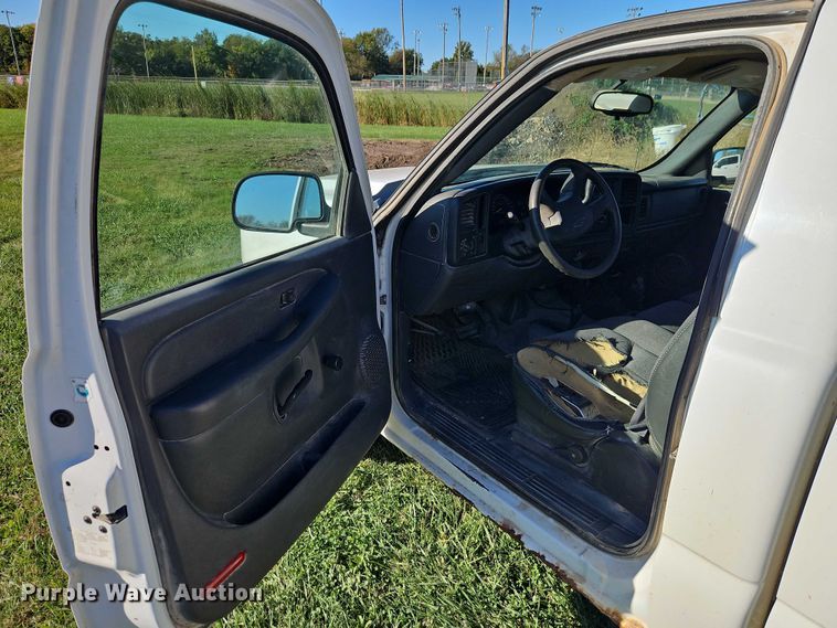 image for item EO4730 2006 Chevrolet Silverado 1500 pickup truck